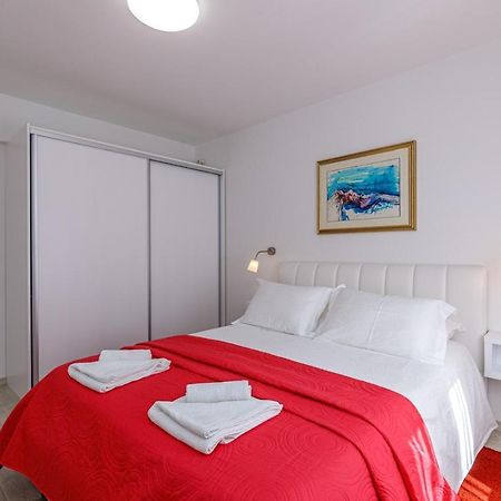 Apartments Lavizatic Πόρετς Εξωτερικό φωτογραφία
