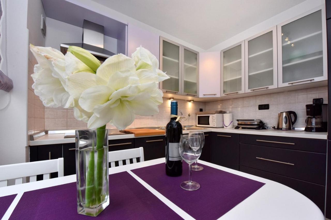 Apartments Lavizatic Πόρετς Εξωτερικό φωτογραφία