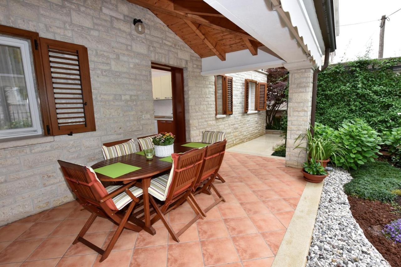 Apartments Lavizatic Πόρετς Εξωτερικό φωτογραφία