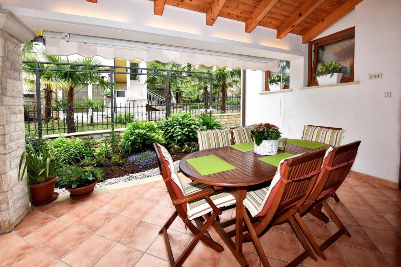 Apartments Lavizatic Πόρετς Εξωτερικό φωτογραφία
