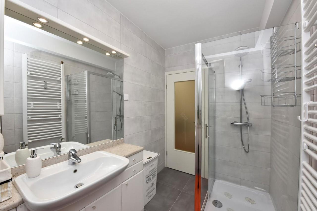 Apartments Lavizatic Πόρετς Εξωτερικό φωτογραφία