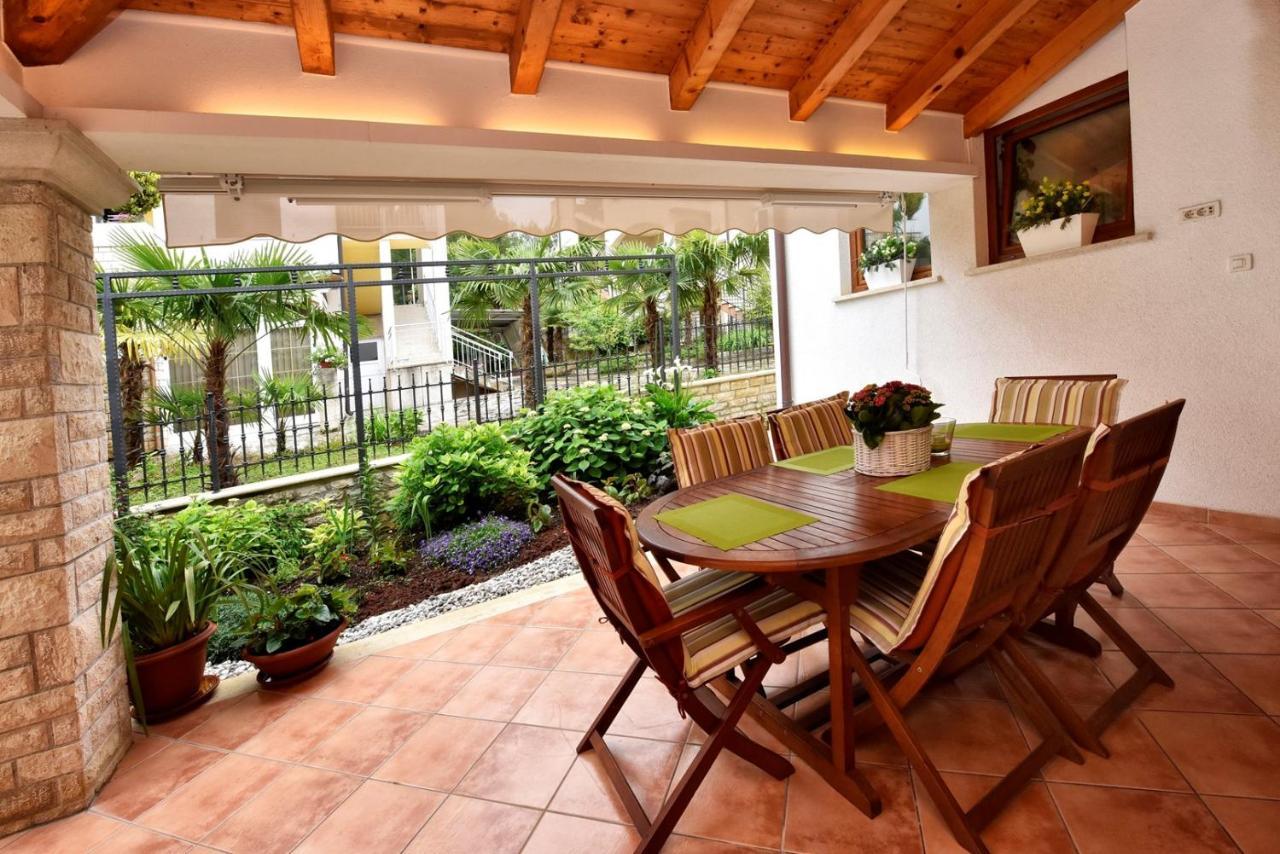 Apartments Lavizatic Πόρετς Εξωτερικό φωτογραφία