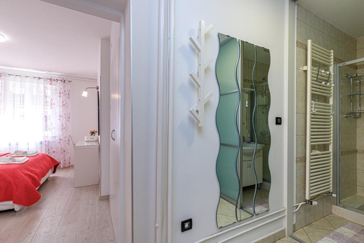 Apartments Lavizatic Πόρετς Εξωτερικό φωτογραφία