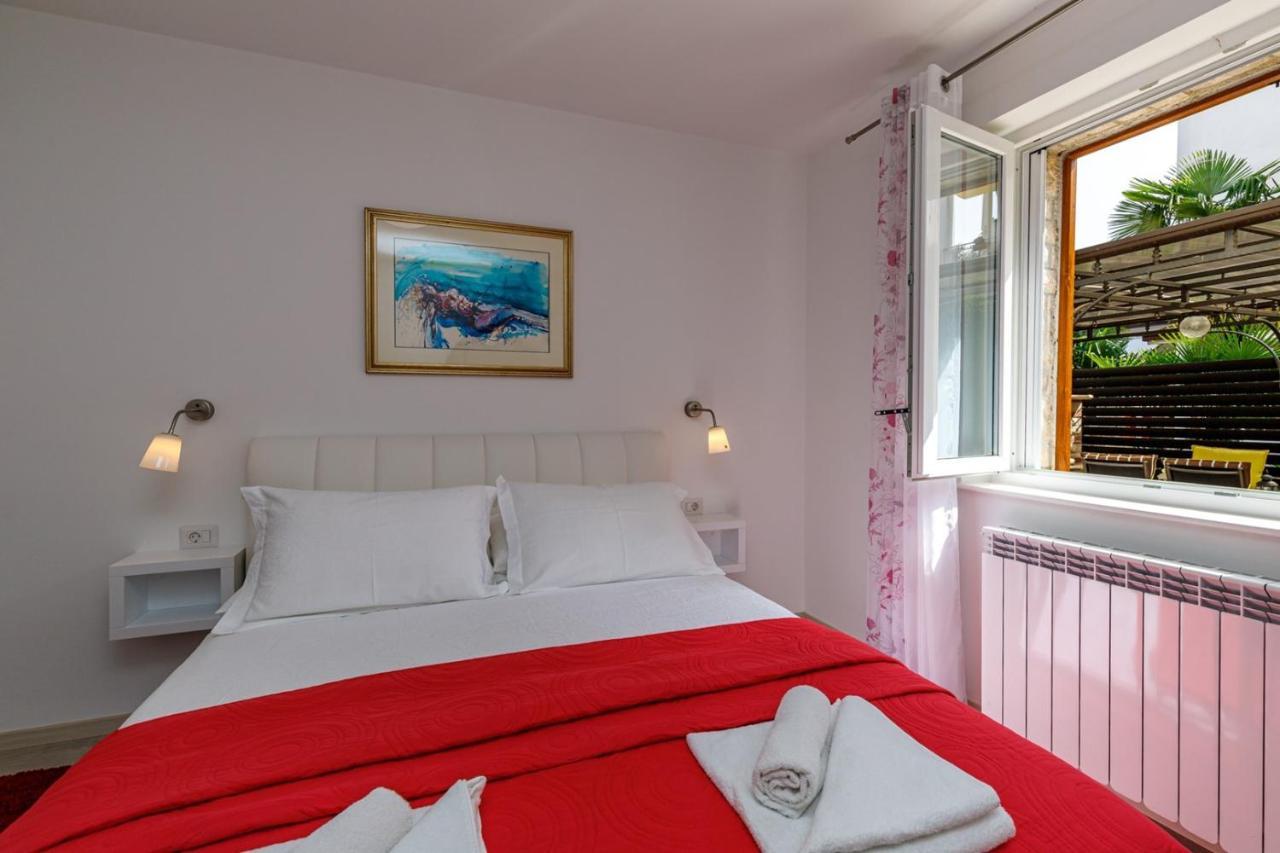 Apartments Lavizatic Πόρετς Εξωτερικό φωτογραφία